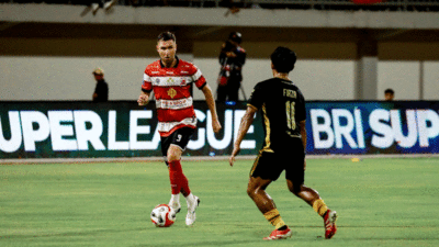 Madura United FC saat berhadapan dengan Bhayangkara Presisi Lampung FC di Stadion Gelora Madura Ratu Pamelingan (SGMRP) Pamekasan, Jumat (12/9/2025). (ileague.id)