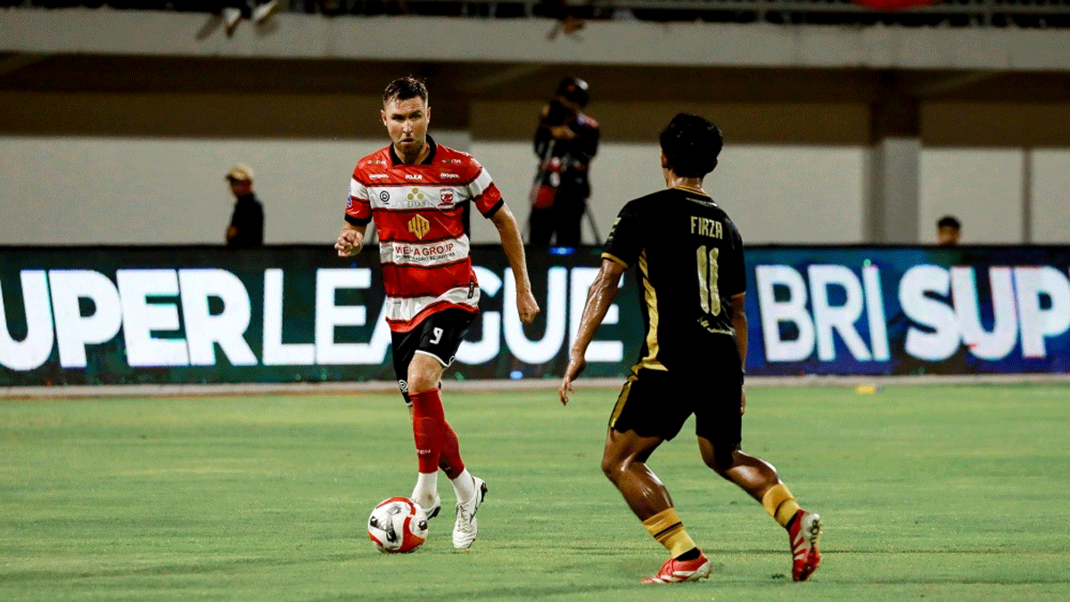 Madura United FC saat berhadapan dengan Bhayangkara Presisi Lampung FC di Stadion Gelora Madura Ratu Pamelingan (SGMRP) Pamekasan, Jumat (12/9/2025). (ileague.id)