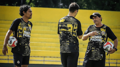 Jajaran pelatih Semen Padang FC. (ileague.id)