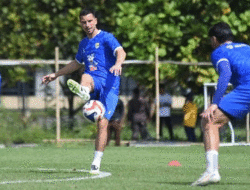 Persib Jadi Pemuncak Klasemen Paruh Musim, Ini Kata Kakang Rudianto