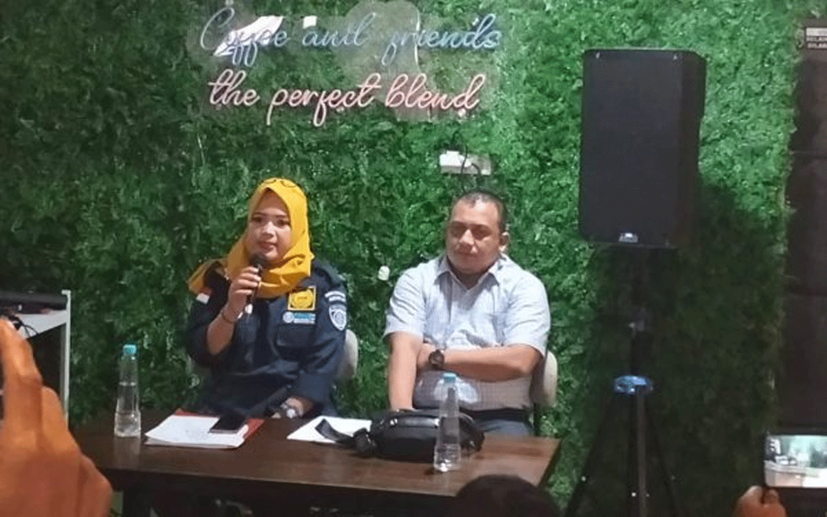 Kuasa hukum Muflihun berikan keterangan pers.