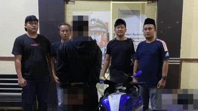 Tersangka dan barang bukti yang diamankan polisi
