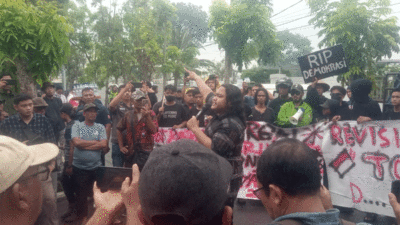 Aksi damai di DPRD Serdang Bedagai.