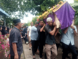 Tangis Pecah, Ratusan Warga dan Guru Iringi Pemakaman Korban Tawuran Geng Motor