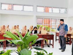 Siswa SMAN 10 Padang Studi Tiru ke SMAN 2 Padang Panjang