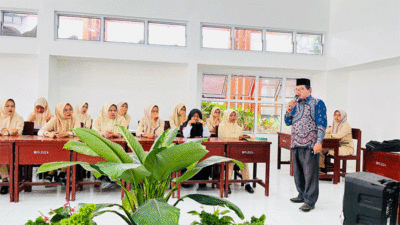 Pusat Informasi dan Konseling Remaja (PIK-R) DeJaVu SMAN 2 Padang Panjang kembali mendapat apresiasi. Kali ini, SMAN 10 Padang menjadikan organisasi ini sebagai tujuan kunjungan studi tiru, Rabu (3/9/2025).