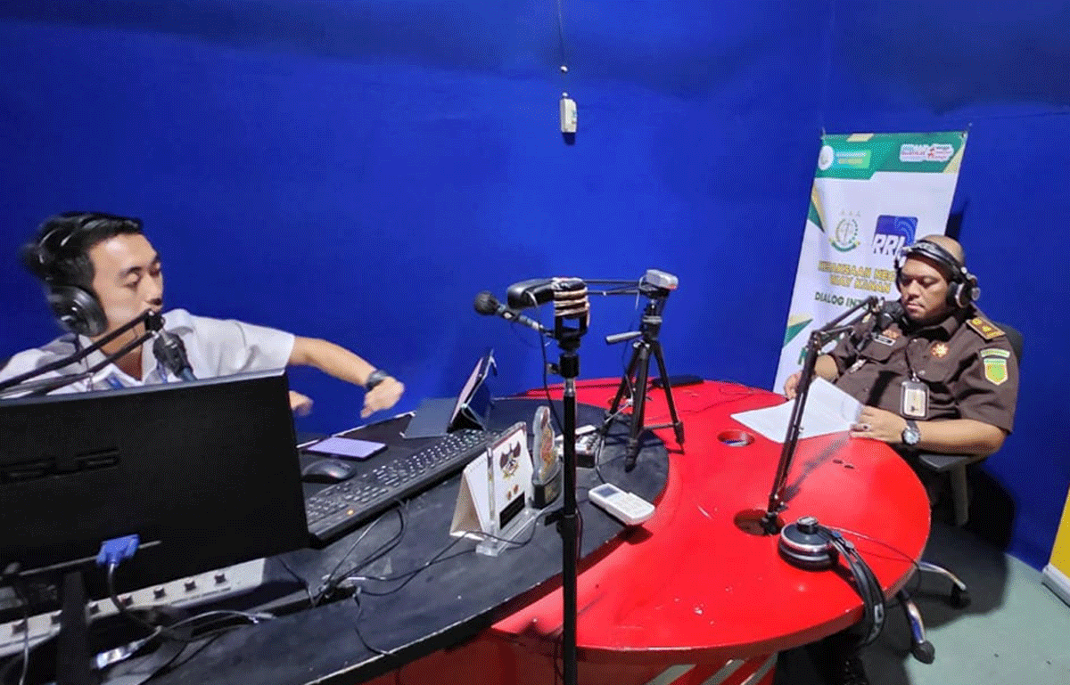 Dialog Jaksa Menyapa, Kejari Way Kanan Miliki Layanan Pergi Antar Gratis Barang Bukti 1 Dialog Jaksa Menyapa di RRI Way Kanan.