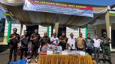Pemusnahan barang bukti di Kejari Way Kanan, Lampung.
