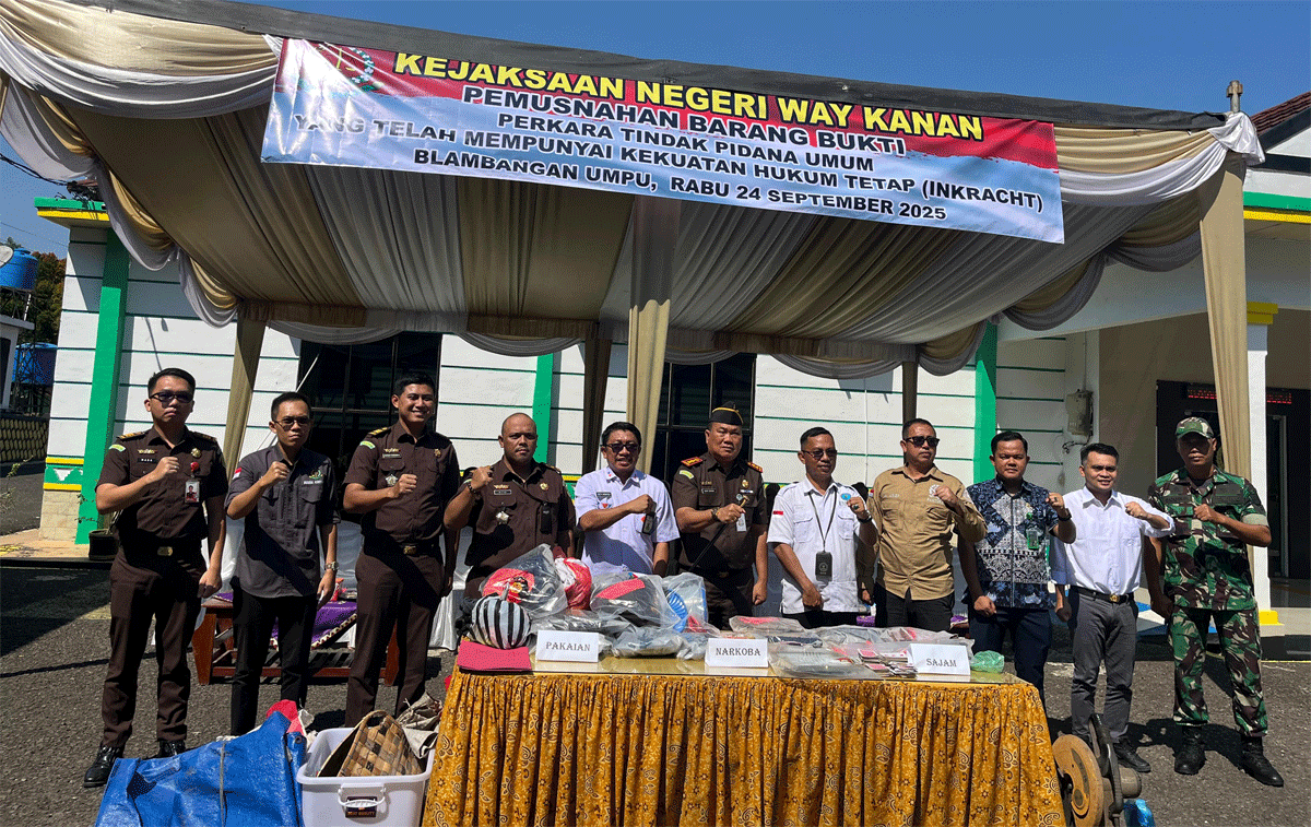 Pemusnahan barang bukti di Kejari Way Kanan, Lampung.