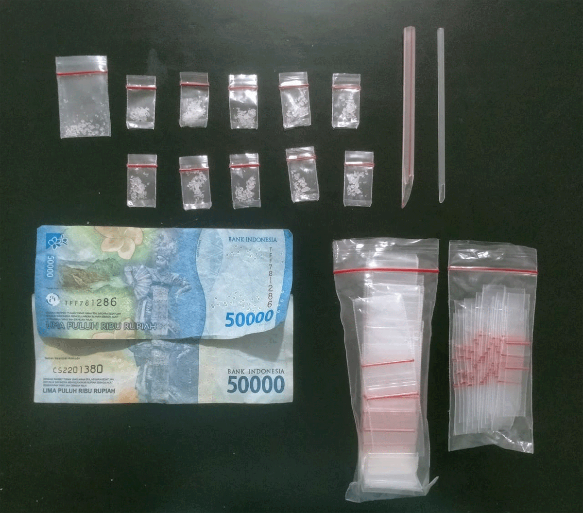 Barang bukti yang diamankan polisi.