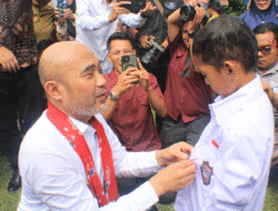 10.174 Pelajar di Kabupaten Bungo Diberi Seragam Sekolah Gratis, Bupati Dedy Putra Memang Luar Biasa