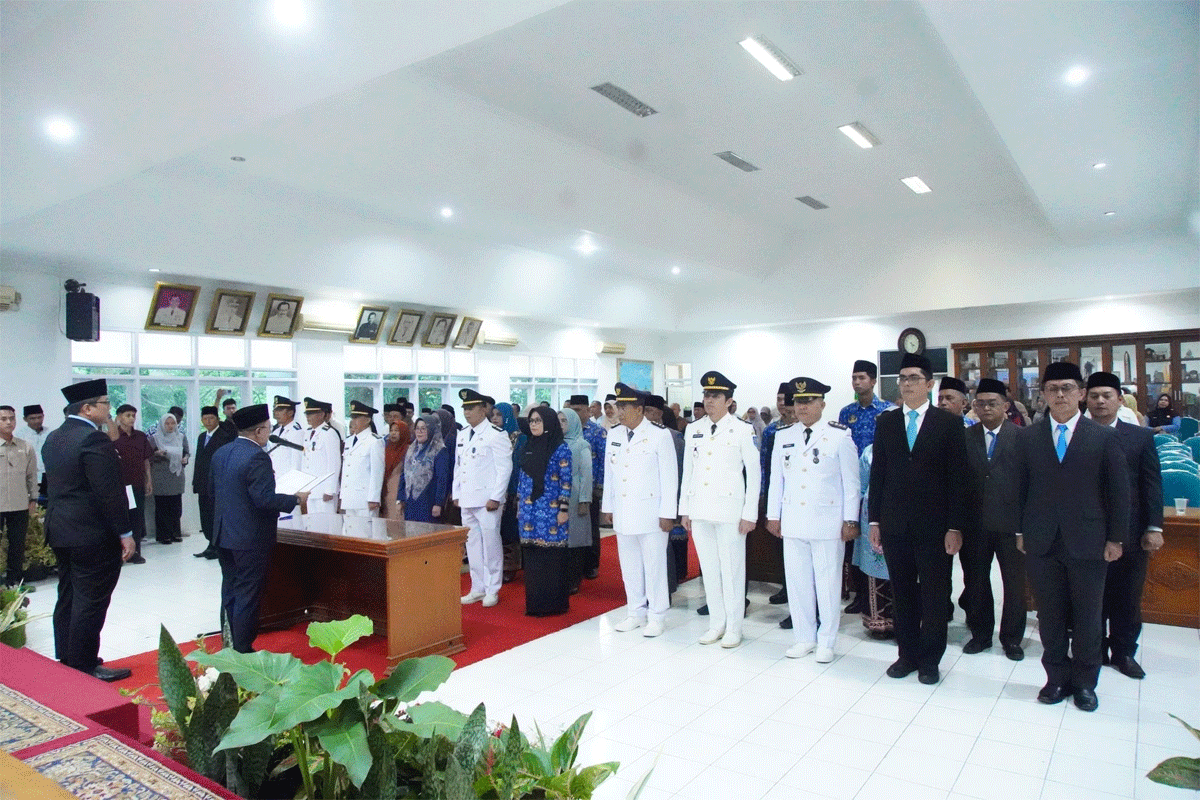 Pelantikan pejabat Pemkab Tanah Datar.