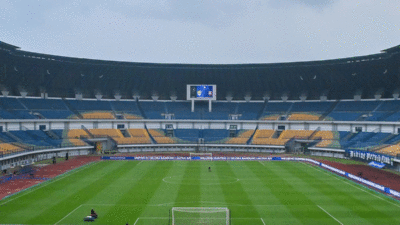Bertekad Curi Poin di Bandung, Pelatih Selangor FC Sebut Persib Tim Berbahaya