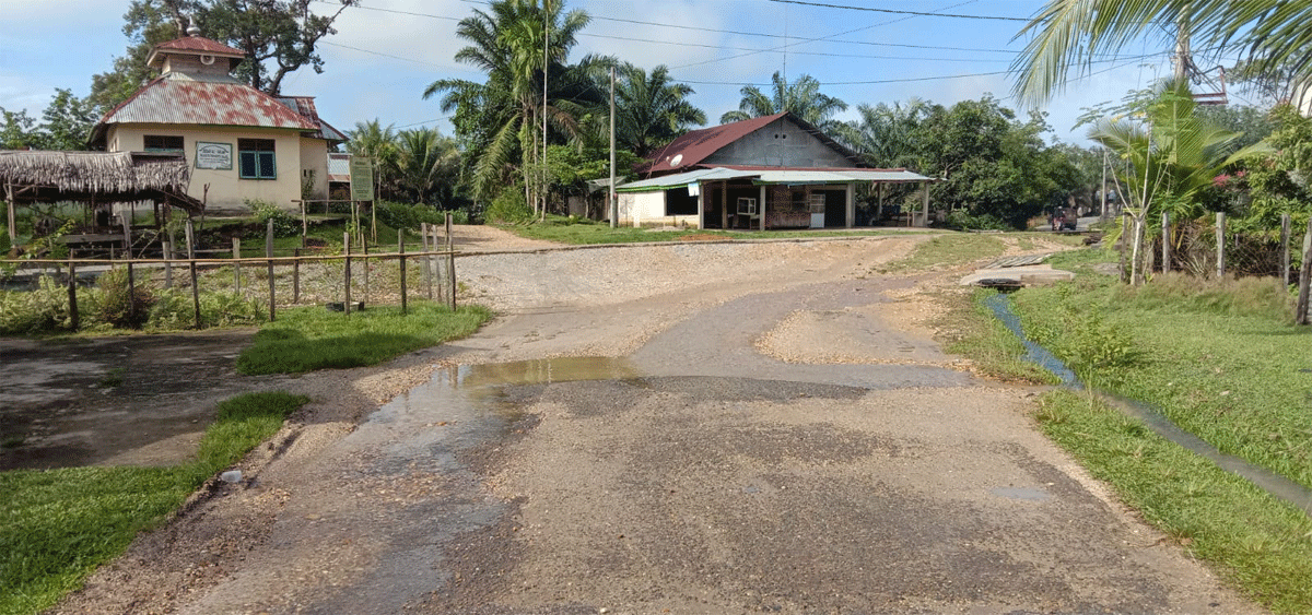 Jalan di Kuantan Hilir Seberang, Kuansing.