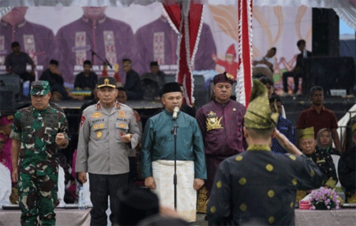 Jaga Sungai, Lestarikan Lingungan, Ratusan Dubalang Dikukuhkan di Kuantan Singingi 1 Pejabat Riau hadiri HUT Kuansing ke-26