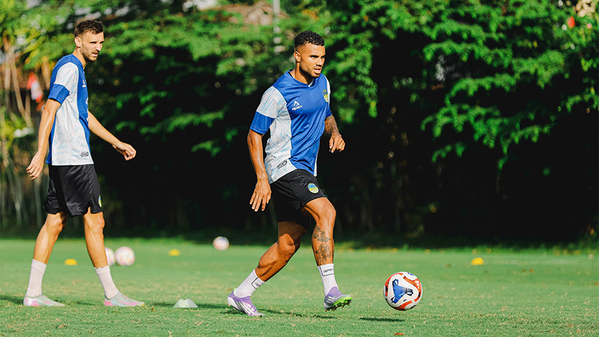 Pemain PSIM sedang latihan. (ileague.id)