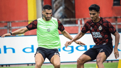 Pemain Semen Padang latihan. (ileague.id)