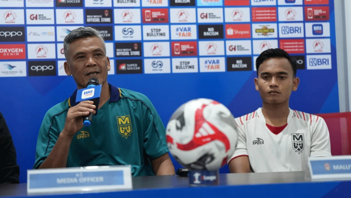 Pelatih Malut United berikan keterangan pers. (ileague.id)