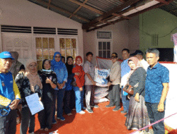 Dinas Sosial Sumbar Salurkan 317 Kilogram Beras untuk Dapur Umum di Pasa Gadang