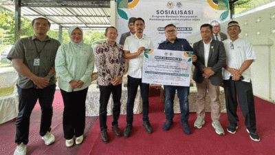Rico Alviano Serahkan Bantuan Rp200 Juta untuk Instalasi Pengolahan Air Limbah di Masjid Arrahmanul Muryida Padang