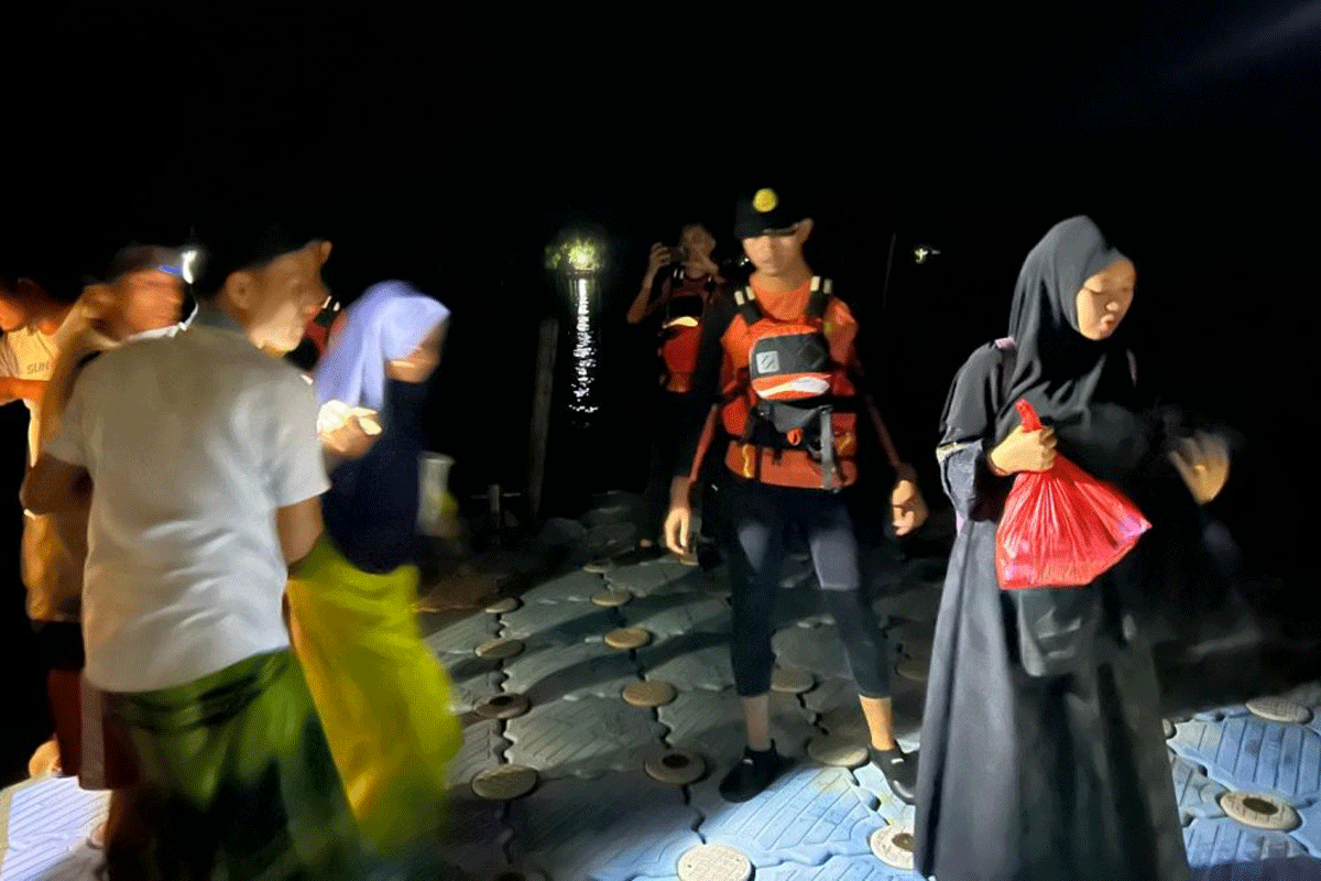 Evakuasi santri dilakukan Basarnas Pekanbaru