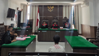 Hakim bacakan putusan dalam sidang, Kamis (2/10/2025) di ruang Candra PN Sei Rampah.