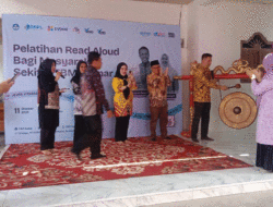 Hadirkan Tri Sujarwo, Taman Bacaan Masyarakat Kusnar Adakan Pelatihan Membaca Nyaring
