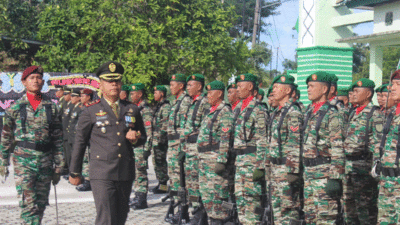 Pemeriksaan barisan peserta upacara HUT TNI di Way Kanan.