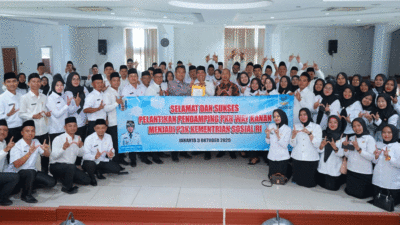 Foto bersama usai pelantikan