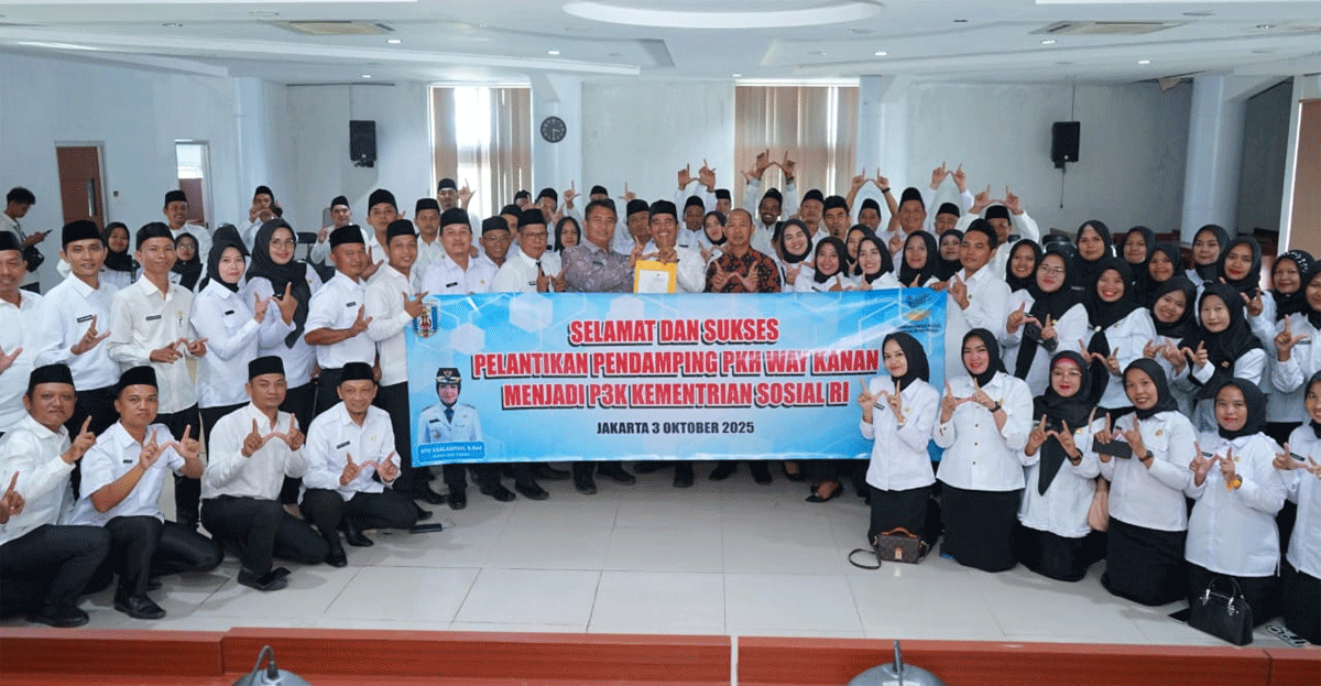 Foto bersama usai pelantikan