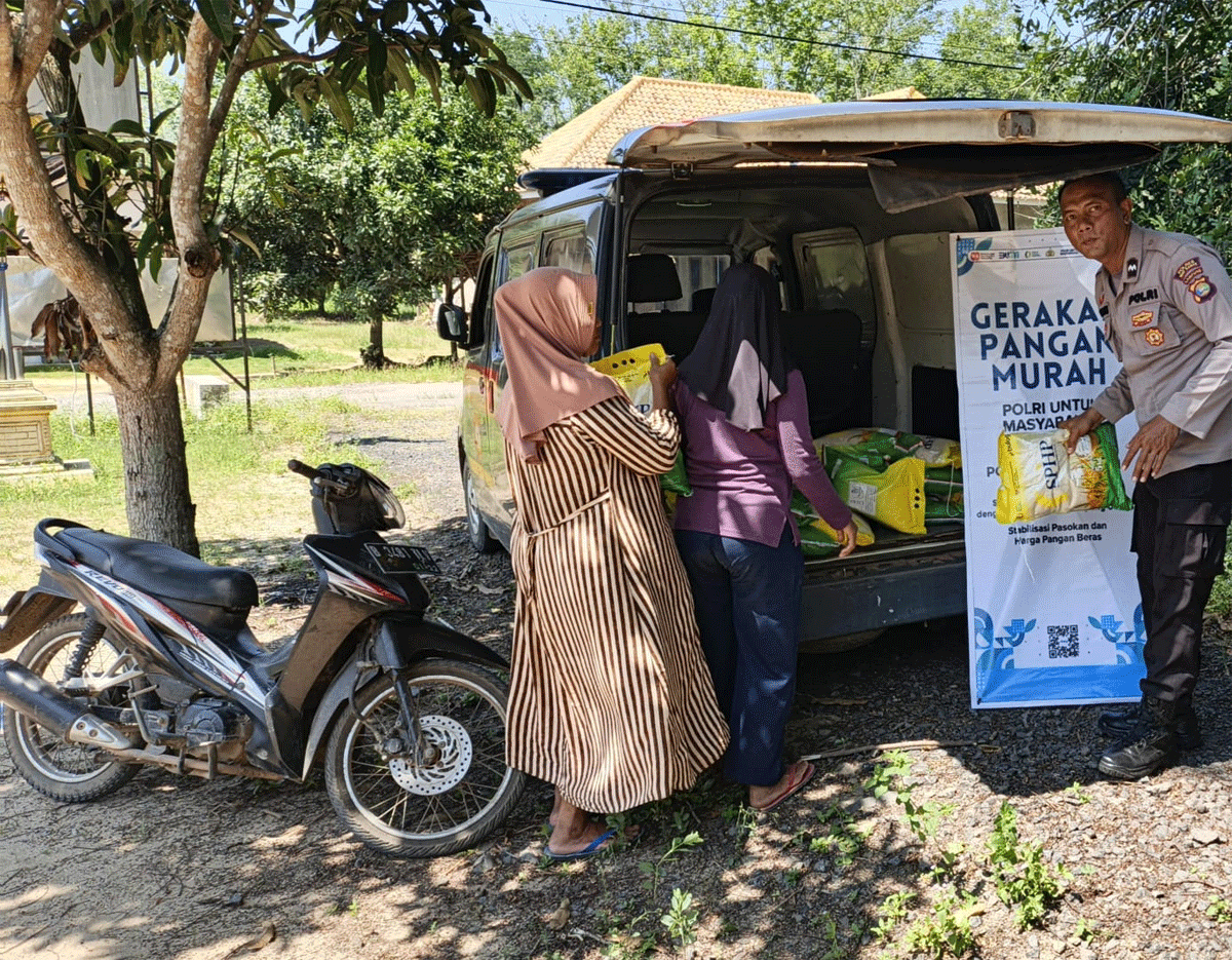 Polsek Buay Bahuga Adakan GPM, Warga Punjul Agung dan Lebung Lawe Antusias Sambut Beras Murah 1 Polsek Buay Bahuga menggelar gerakan pangan murah (GPM)di Balai Kampung Punjul Agung dan Lebung Lawe, Kecamatan Buay Bahuga, Kabupaten Way Kanan, Senin (6/10/2025).