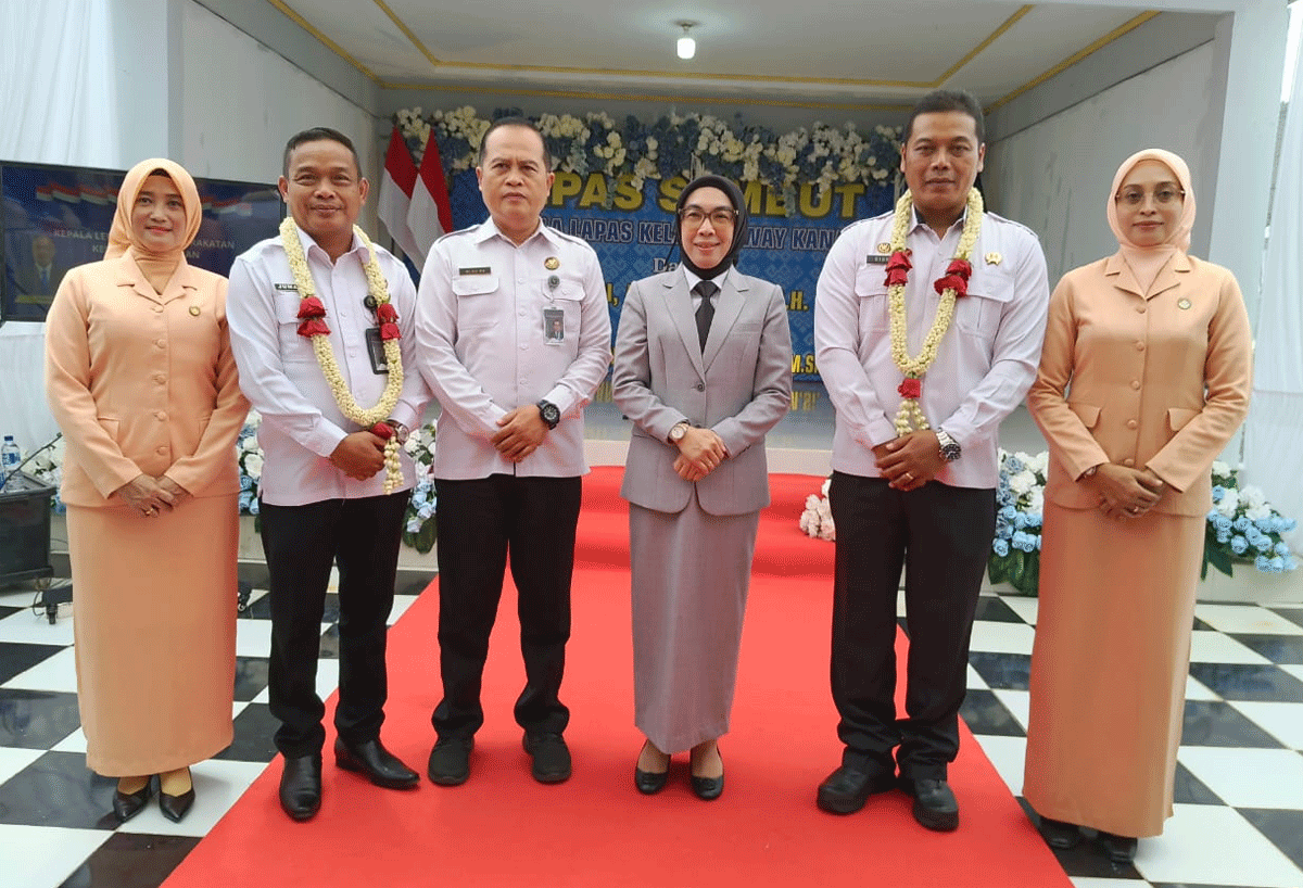 Kepala Lapas Diserahterimakan, Jumadi ke Bandar Lampung, Rizki di Way Kanan 1 Foto bersama usai serah terima jabatan.