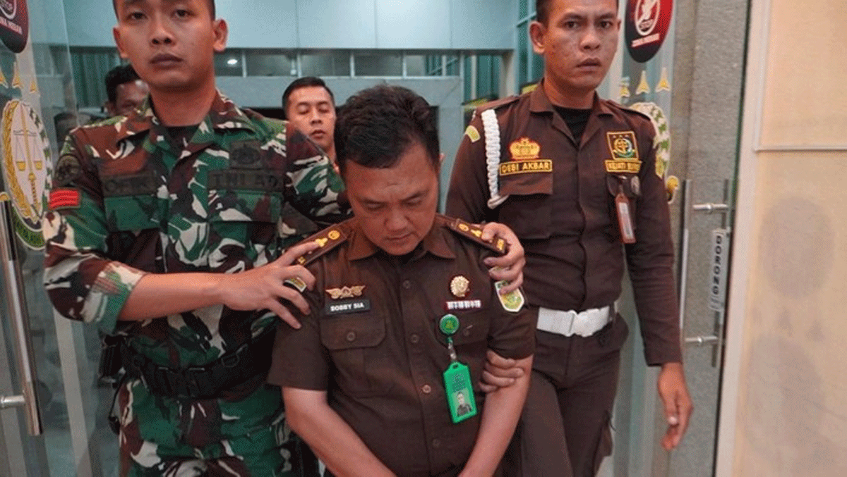 Harusnya Urus Keluarga Berencana di Blambangan Umpu dan Negeri Agung, Malah Ngaku Jaksa di OKI, Akhirnya Terancam Masuk Bui 1 Jaksa gadungan yang diamankan jaksa di OKI. (detikcom)