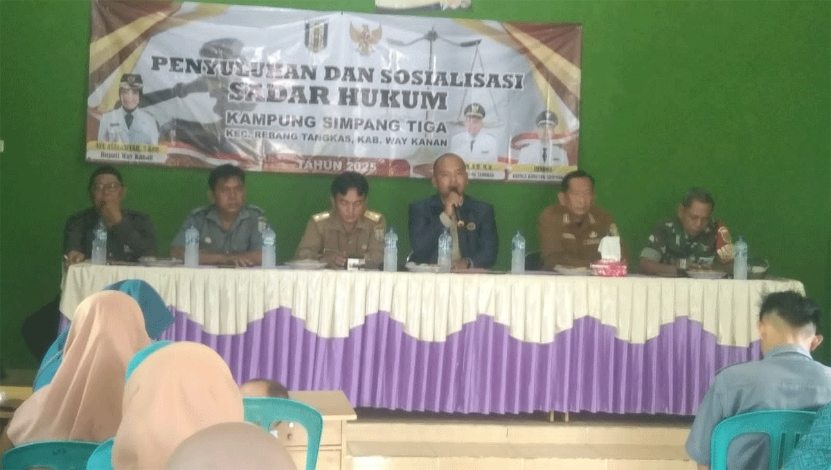 Camat Rebang Tangkas Minta Kampung Lain Tiru Kampung Simpang Tiga, Ada Apa Gerangan? 1 Penyuluhan hukum di Kampung Simpang Tiga.