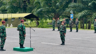 Upacara kenaikan pangkat.