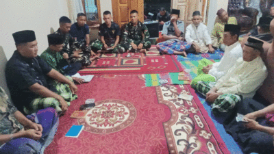 Personel TMMD Ikut Yasinan Rutin dengan Masyarakat Kampung Sriwijaya