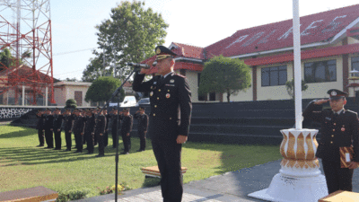 Inspektur upacara Hari Kesaktian Pancasila di Polres Way Kanan.