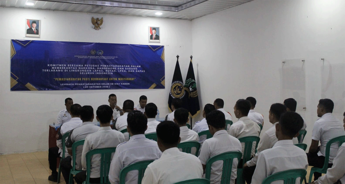 Kepala Lapas Way Kanan beri arahan.