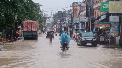 Situasi banjir di kawasan Pasar Kain, Jalan MT Haryono Kota Tebing Tinggi.
