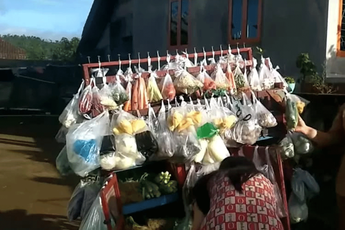 Pedagang keliling di Kuansing