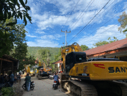Defrizal Con Buktikan Kepedulian, Kerahkan Alat Berat hingga Akses Pulih