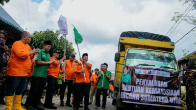 Pengiriman bantuan ke daerah yang terkena bencana.