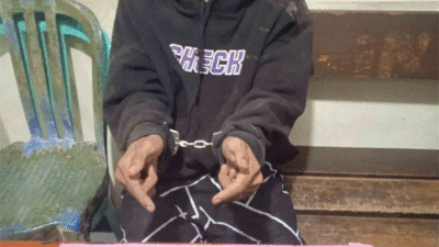 Terduga pelaku dan barang bukti yang diamankan polisi