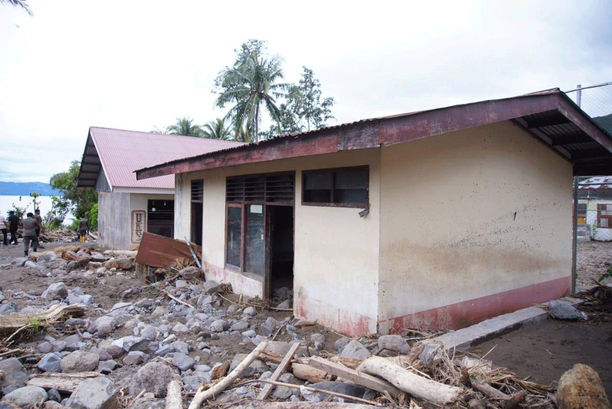 Rumah yang terdampakj bencana banjir bandang. (prokopim)