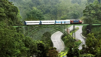 Ketika kereta api masih melintas di Lembah Anai.