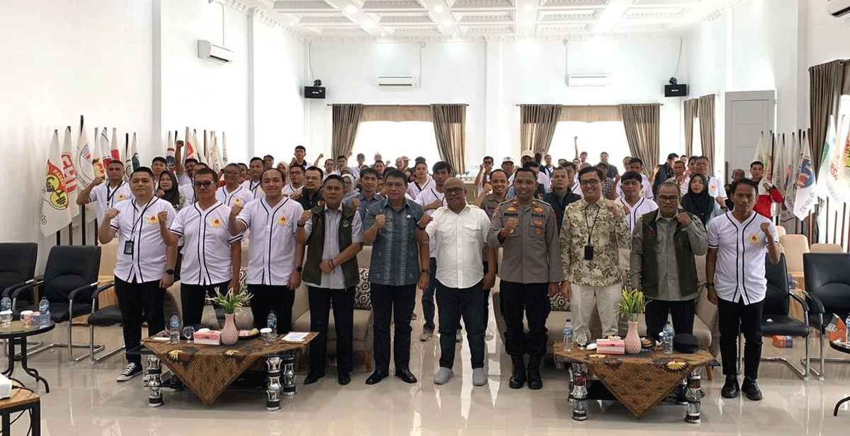 Foto bersama usai pembukaan rakerda KONI Sawahlunto.