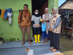 Camat Nurchinta Salurkan Bantuan Deputi BGN ke Warga Terdampak Banjir Sergai