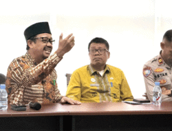 Bupati Buton Tengah Pulihkan Jabatan 15 Kepala Lingkungan di Kelurahan Watulea