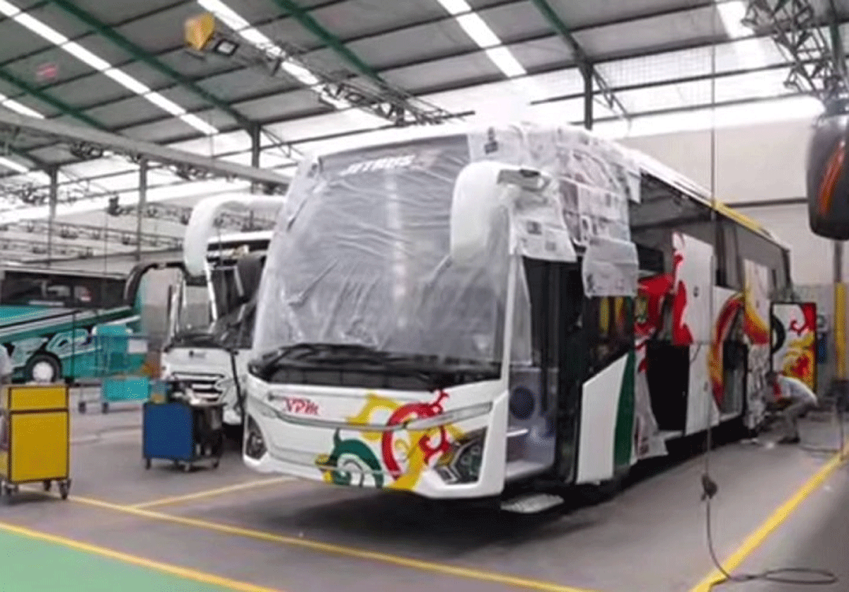 Bus baru NPM di Karoseri Adputro.