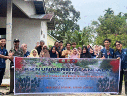 Mahasiswa KKN Universitas Andalas Edukasi Masyarakat Pentingnya Sanitasi Kandang dan PMK